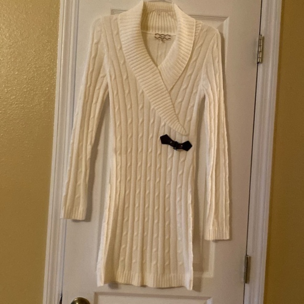 PINK ROSE SWEATER DRESS SIZE‎ PM CREAM COLOR WORN ONCE